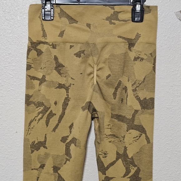 Gymshark Csmo leggings size medium - Picture 8 of 11